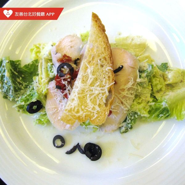 主菜(三選一):堅果起司雞肉捲野菇燉飯 主菜(三選一):堅果起司雞肉捲野菇燉飯