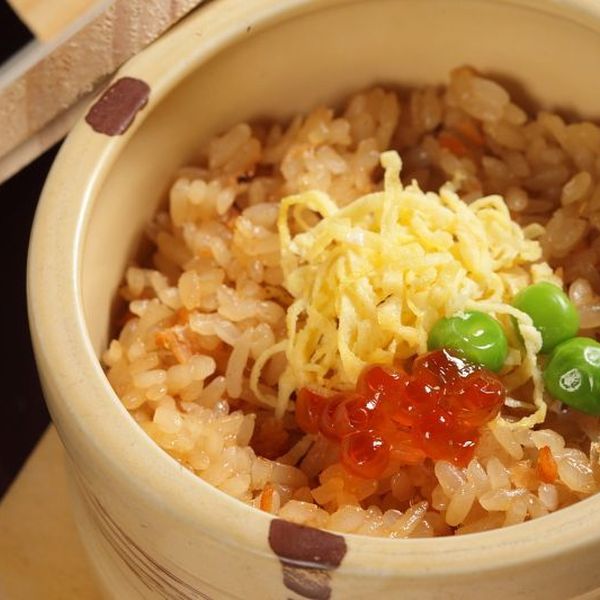 還有我也很喜歡八王子的鮭魚蒸飯,壽司飯吸 還有我也很喜歡八王子的鮭魚蒸飯,壽司飯吸